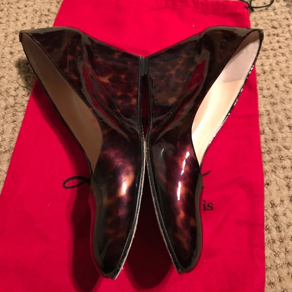 Brown tortoise shell color Louboutin wedge shoes. - Picture 2 of 5